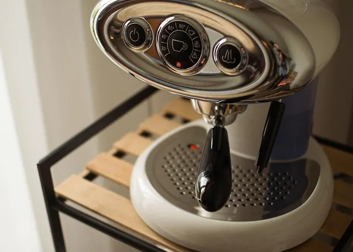 Secret Stone Тирана